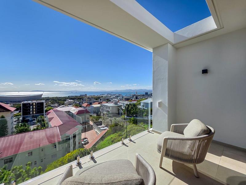 5 Bedroom Property for Sale in Green Point Western Cape